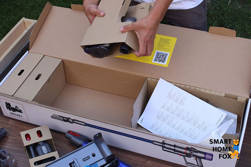 Распаковка Dyson V11